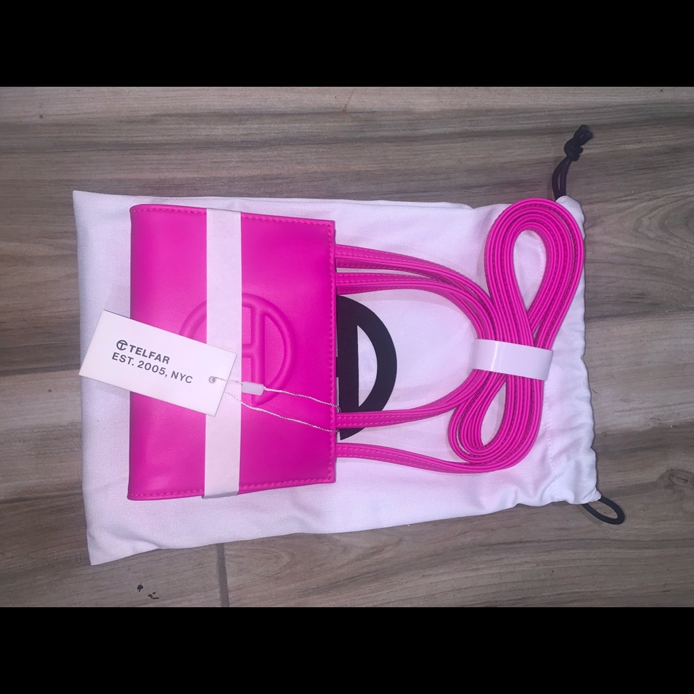 Hot pink TELFAR bag 💕